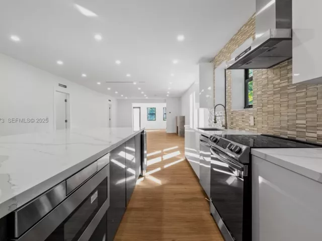 4-bedroom home for sale in Biscayne Park - 665 NE 117th st - MondialRealty