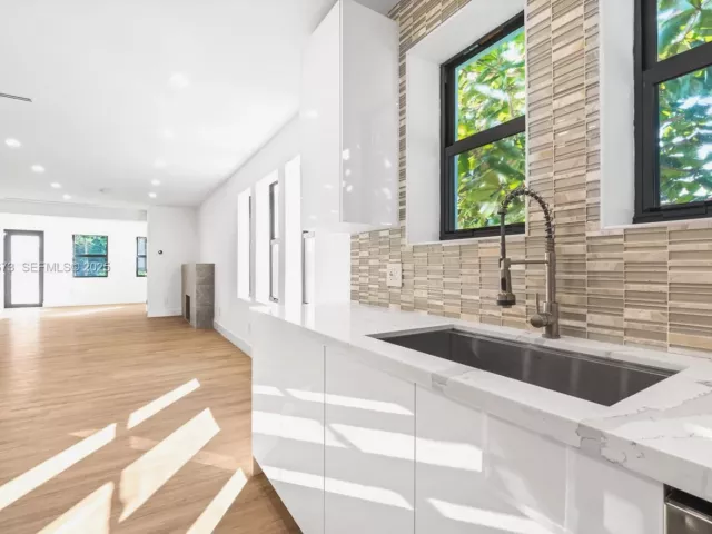 4-bedroom home for sale in Biscayne Park - 665 NE 117th st - MondialRealty