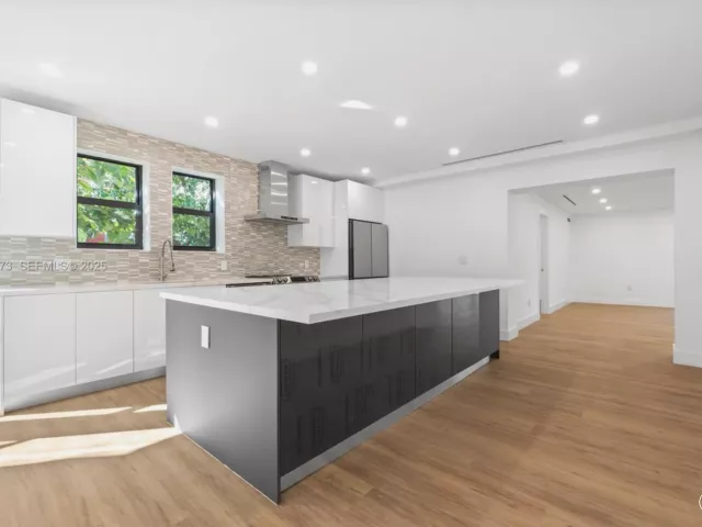 4-bedroom home for sale in Biscayne Park - 665 NE 117th st - MondialRealty