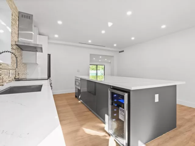 4-bedroom home for sale in Biscayne Park - 665 NE 117th st - MondialRealty