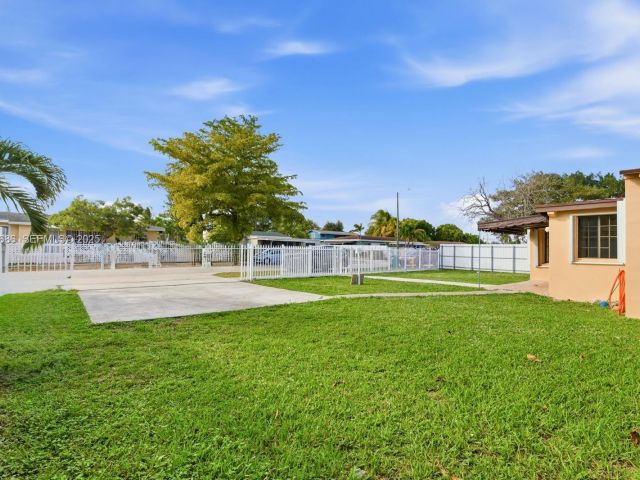 3-bedroom home for sale in Miami Gardens - 18141 NW 4th Ave - MondialRealty