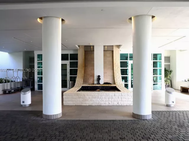 2-bedroom condo for sale in Miami - 900 Brickell Key Blvd 2002 - MondialRealty