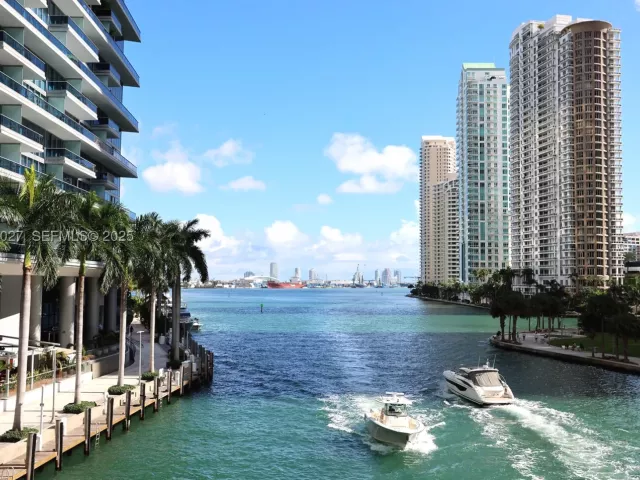 2-bedroom condo for sale in Miami - 900 Brickell Key Blvd 2002 - MondialRealty