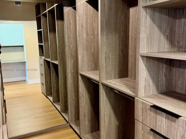 2-bedroom condo for rent in Aventura - 2800 Island Blvd 706 - MondialRealty