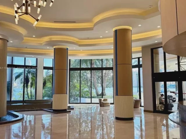 2-bedroom condo for rent in Aventura - 2800 Island Blvd 706 - MondialRealty