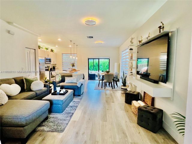 3-bedroom home for rent in Homestead - 25532 SW 108th Ave 0 - MondialRealty