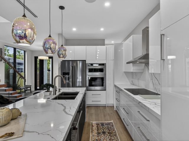 Home for rent at 1121 NE 17th Avenue - photo 6889323