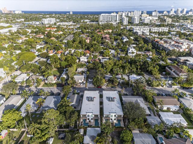 Home for rent at 1121 NE 17th Avenue - photo 6889336