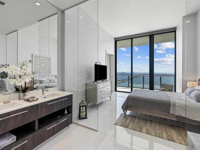 Apartment for sale  Unit #PH5303 - photo 6882895