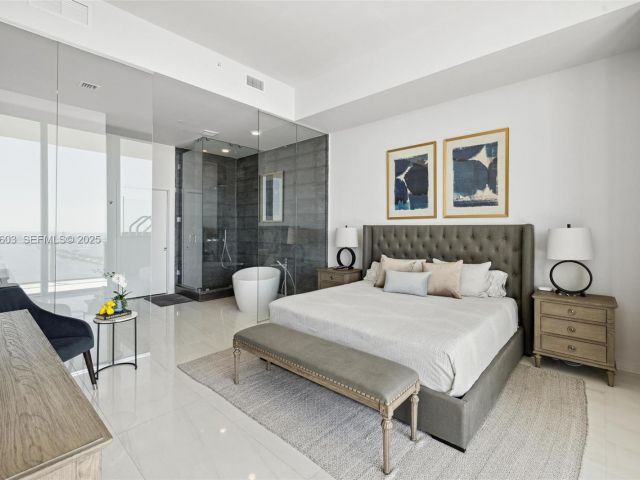 Apartment for sale  Unit #PH5303 - photo 6882901