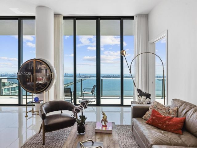 Apartment for sale  Unit #PH5303 - photo 6882907