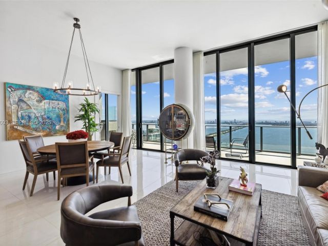 Apartment for sale  Unit #PH5303 - photo 6882908