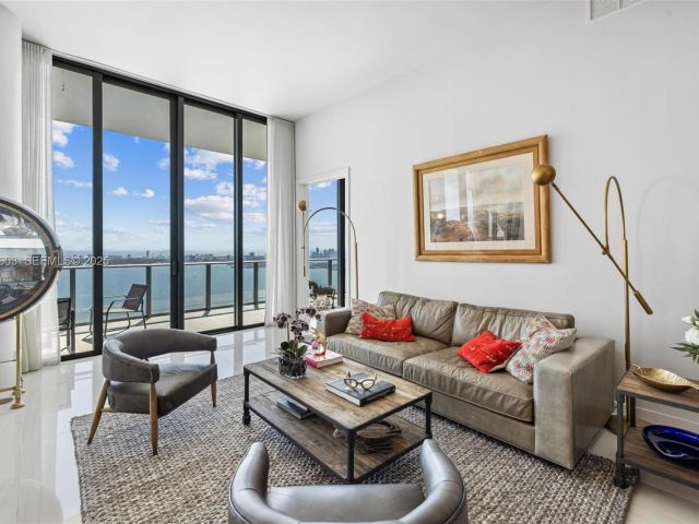 Apartment for sale  Unit #PH5303 - photo 6882911