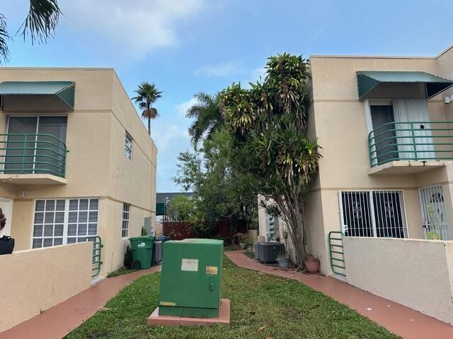 Home for rent at 11825 SW 18th Terrace 73 - photo 6892066