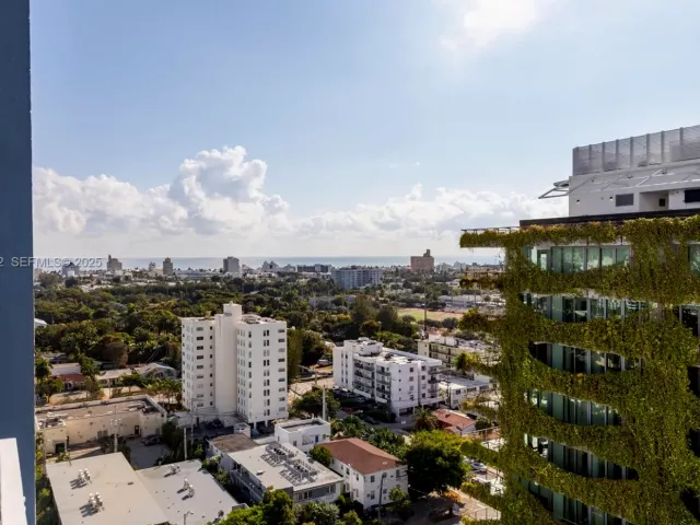 1-bedroom condo for sale in Miami Beach - 1330 West Ave 1712 - MondialRealty