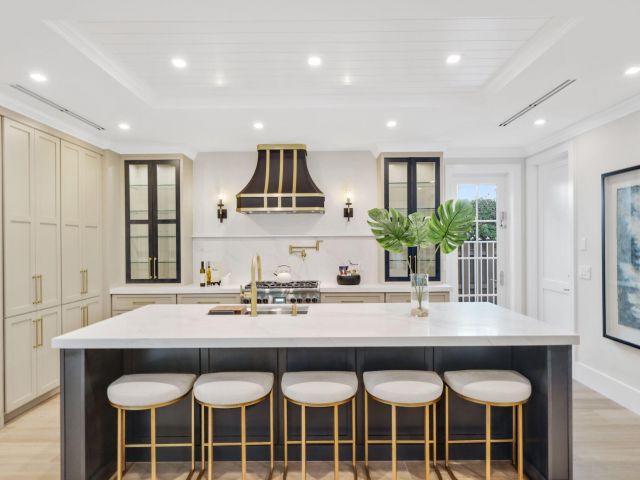 Home for sale at 209 NE 5th Street - photo 6887658