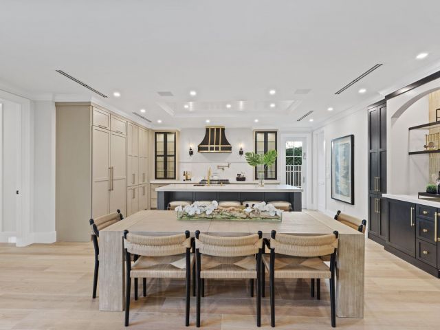 Home for sale at 209 NE 5th Street - photo 6887661