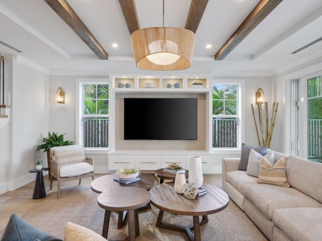 Home for sale at 209 NE 5th Street - photo 6887665