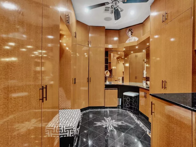 6-bedroom home for rent in Pompano Beach - 600 Circle Drive - MondialRealty