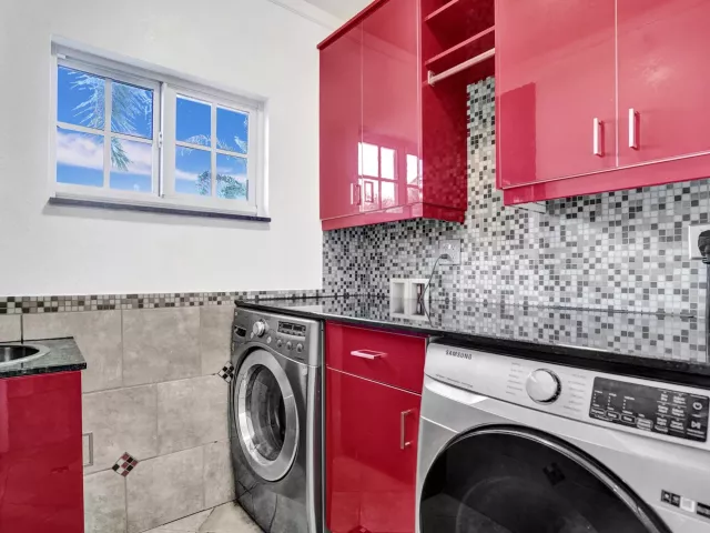 6-bedroom home for rent in Pompano Beach - 600 Circle Drive - MondialRealty
