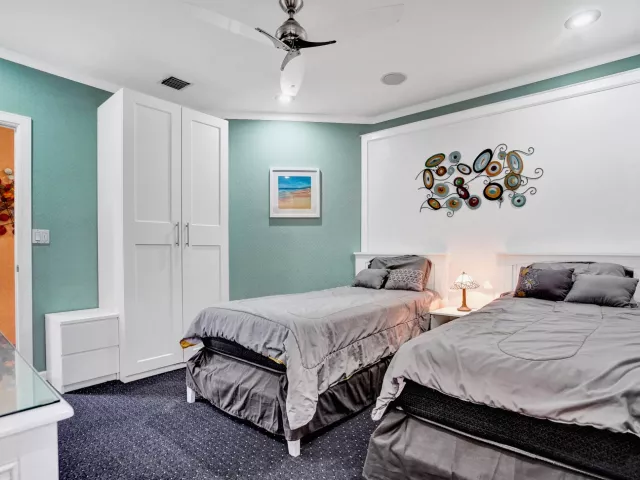 6-bedroom home for rent in Pompano Beach - 600 Circle Drive - MondialRealty