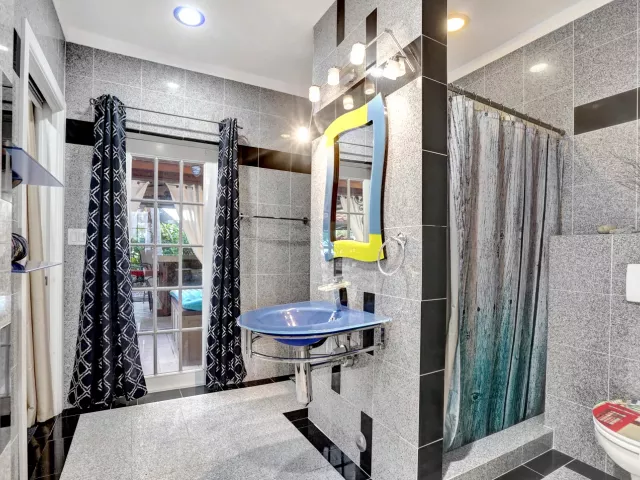6-bedroom home for rent in Pompano Beach - 600 Circle Drive - MondialRealty