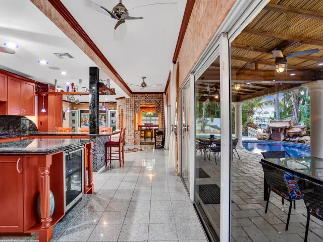 6-bedroom home for rent in Pompano Beach - 600 Circle Drive - MondialRealty