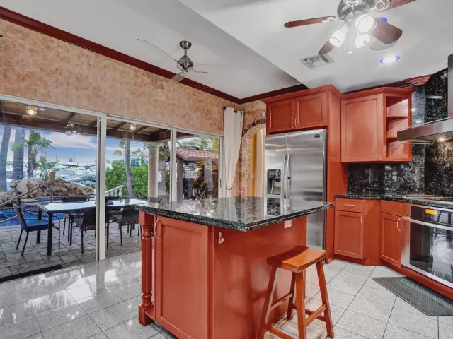 6-bedroom home for rent in Pompano Beach - 600 Circle Drive - MondialRealty