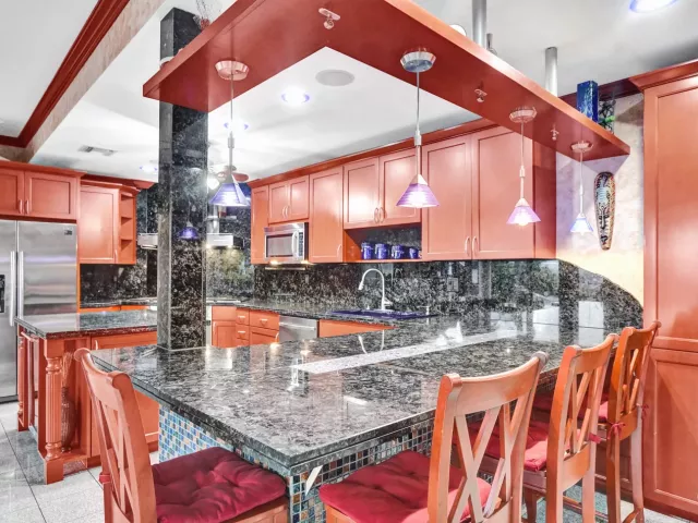 6-bedroom home for rent in Pompano Beach - 600 Circle Drive - MondialRealty