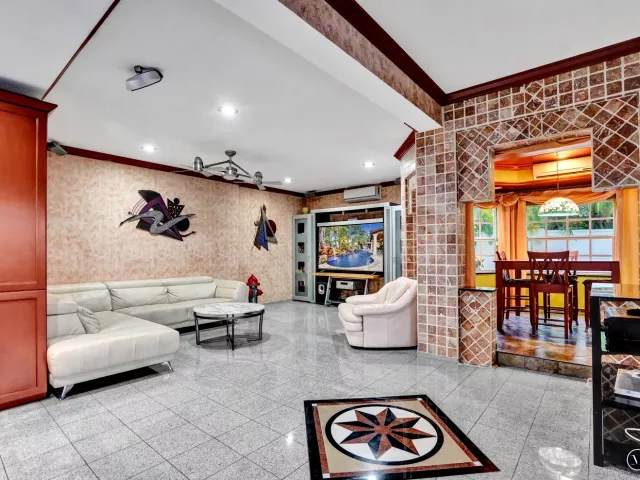 6-bedroom home for rent in Pompano Beach - 600 Circle Drive - MondialRealty