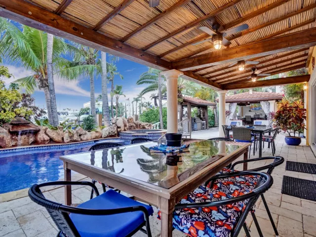 6-bedroom home for rent in Pompano Beach - 600 Circle Drive - MondialRealty