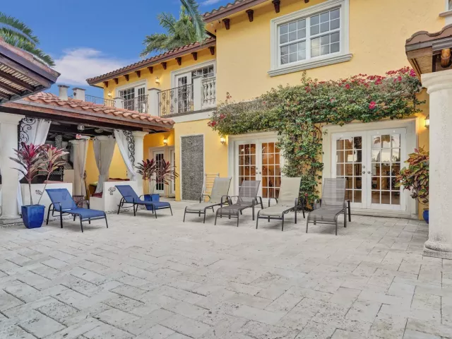 6-bedroom home for rent in Pompano Beach - 600 Circle Drive - MondialRealty