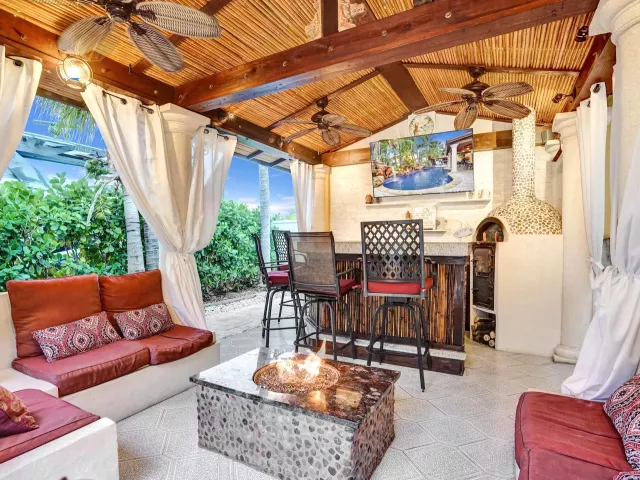 6-bedroom home for rent in Pompano Beach - 600 Circle Drive - MondialRealty