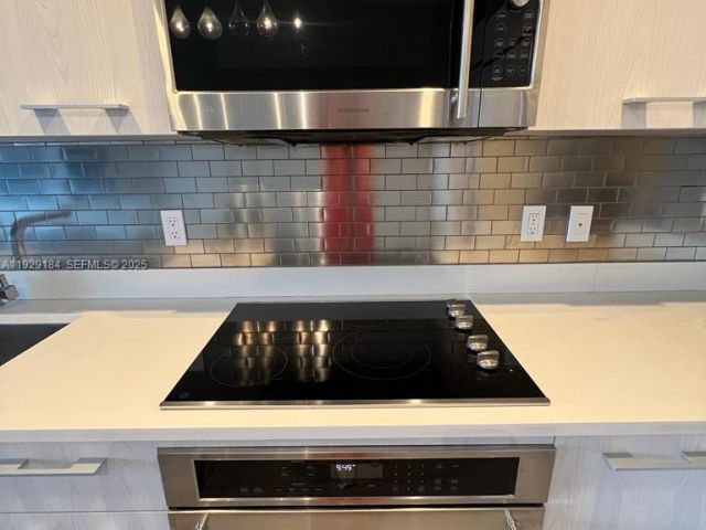 1-bedroom condo for rent in Miami - 55 SW 9th St 4205 - MondialRealty