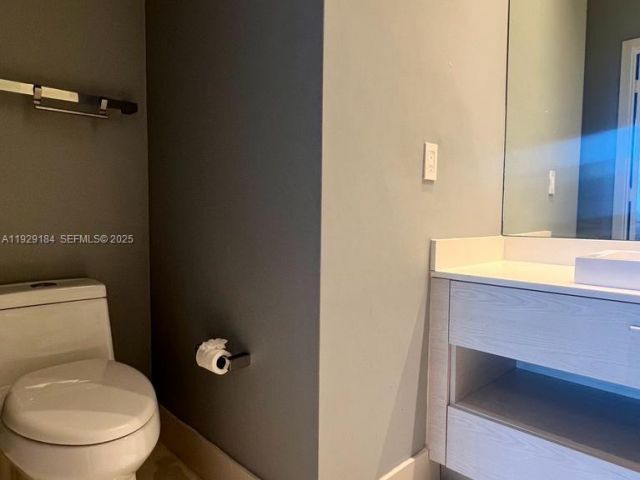 1-bedroom condo for rent in Miami - 55 SW 9th St 4205 - MondialRealty