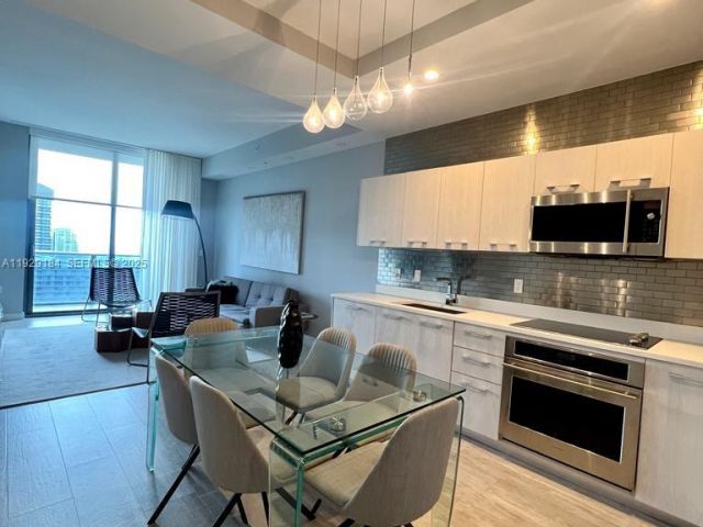 1-bedroom condo for rent in Miami - 55 SW 9th St 4205 - MondialRealty