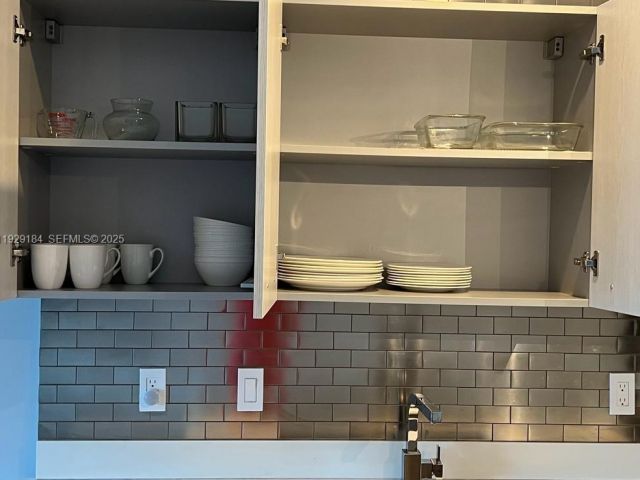 1-bedroom condo for rent in Miami - 55 SW 9th St 4205 - MondialRealty