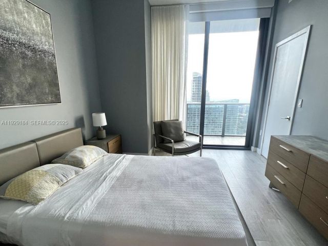 1-bedroom condo for rent in Miami - 55 SW 9th St 4205 - MondialRealty