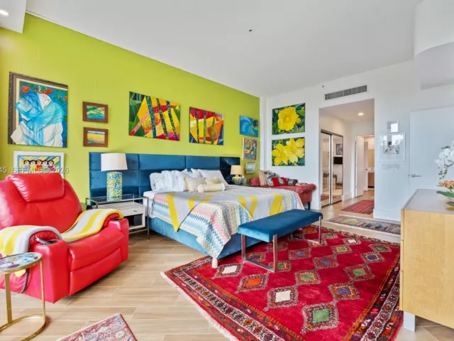 3-bedroom home for sale in Sunny Isles Beach - 16400 Collins Ave TH-4 - MondialRealty