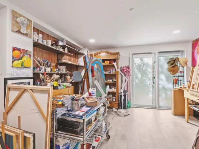 3-bedroom home for sale in Sunny Isles Beach - 16400 Collins Ave TH-4 - MondialRealty