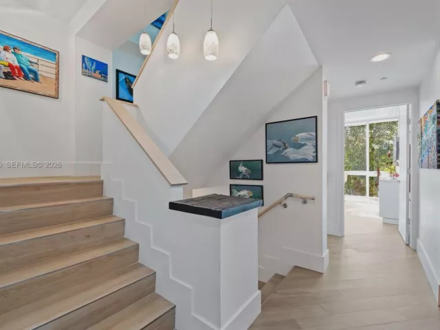 3-bedroom home for sale in Sunny Isles Beach - 16400 Collins Ave TH-4 - MondialRealty