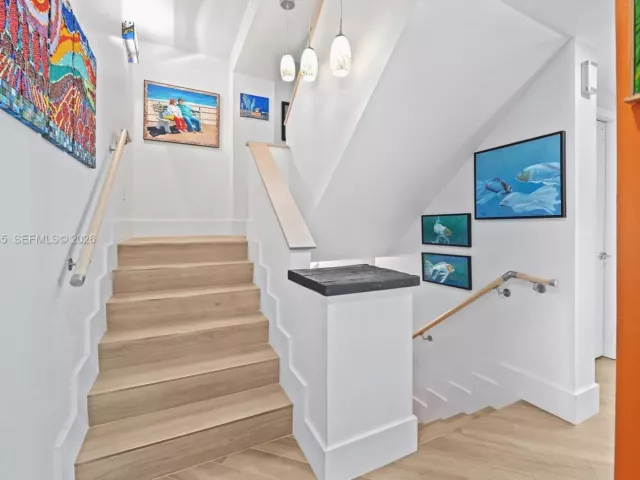 3-bedroom home for sale in Sunny Isles Beach - 16400 Collins Ave TH-4 - MondialRealty