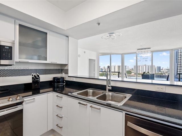 Apartment for rent  Unit #1507 - photo 6887179