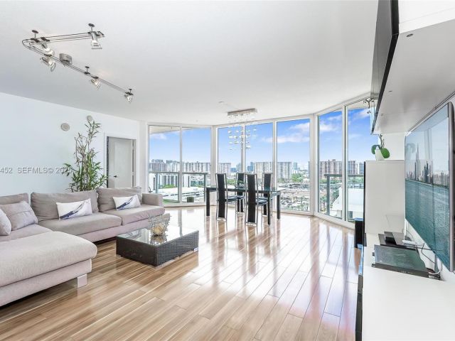 Apartment for rent  Unit #1507 - photo 6887181