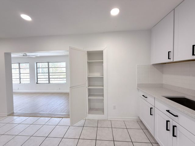 Home for rent at 210 W 23rd Street - photo 6893530