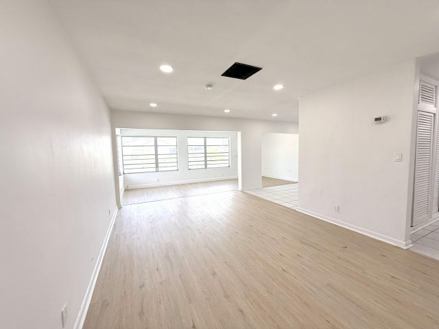 Home for rent at 210 W 23rd Street - photo 6893534