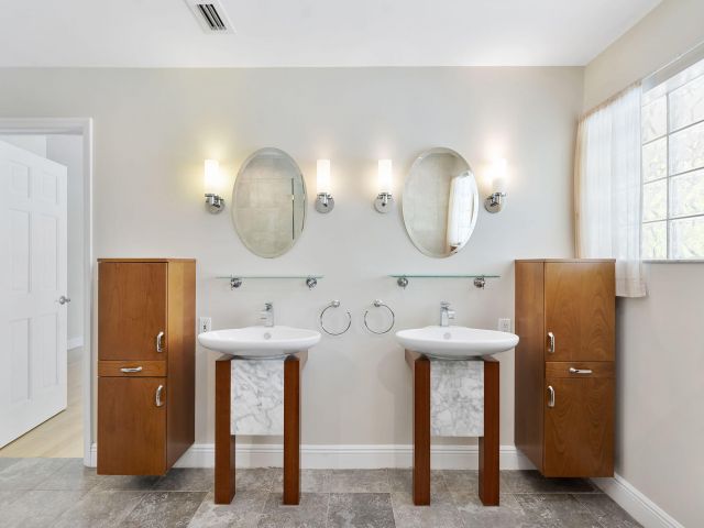 Home for sale at 2415 NW 31st Street - photo 6894481