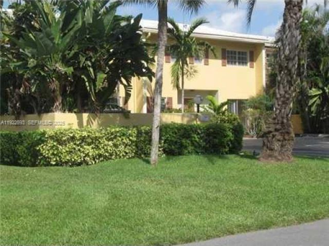 Home for rent at 3141 N Palm Aire Dr 3141 - photo 7429218