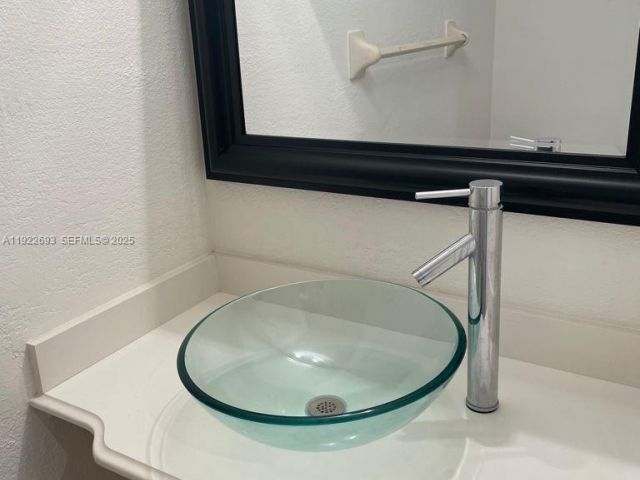 Home for rent at 3141 N Palm Aire Dr 3141 - photo 7429222