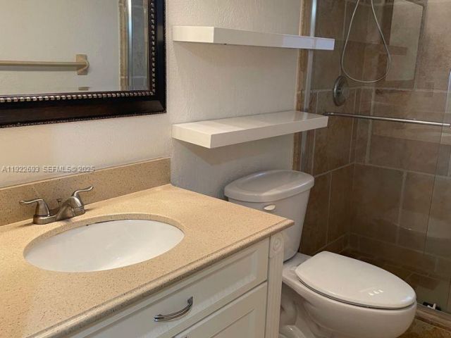 Home for rent at 3141 N Palm Aire Dr 3141 - photo 7429226